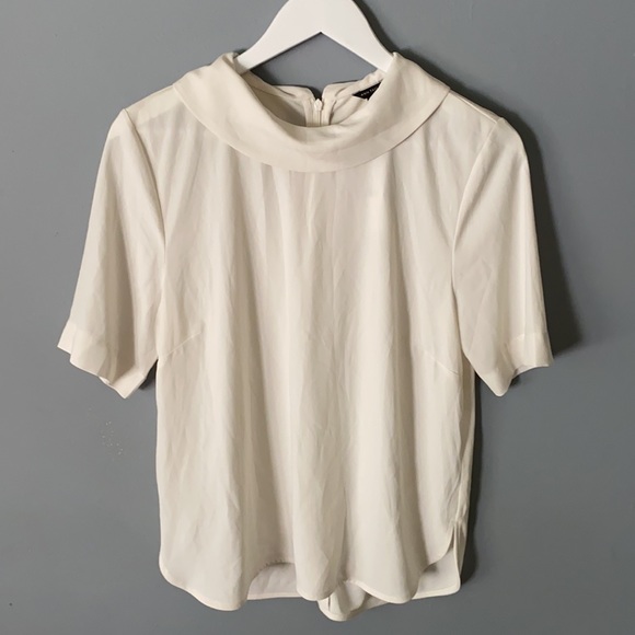 Ann Taylor beautiful white blouse new with tags NWT SIZE MEDIUM - Picture 2 of 11